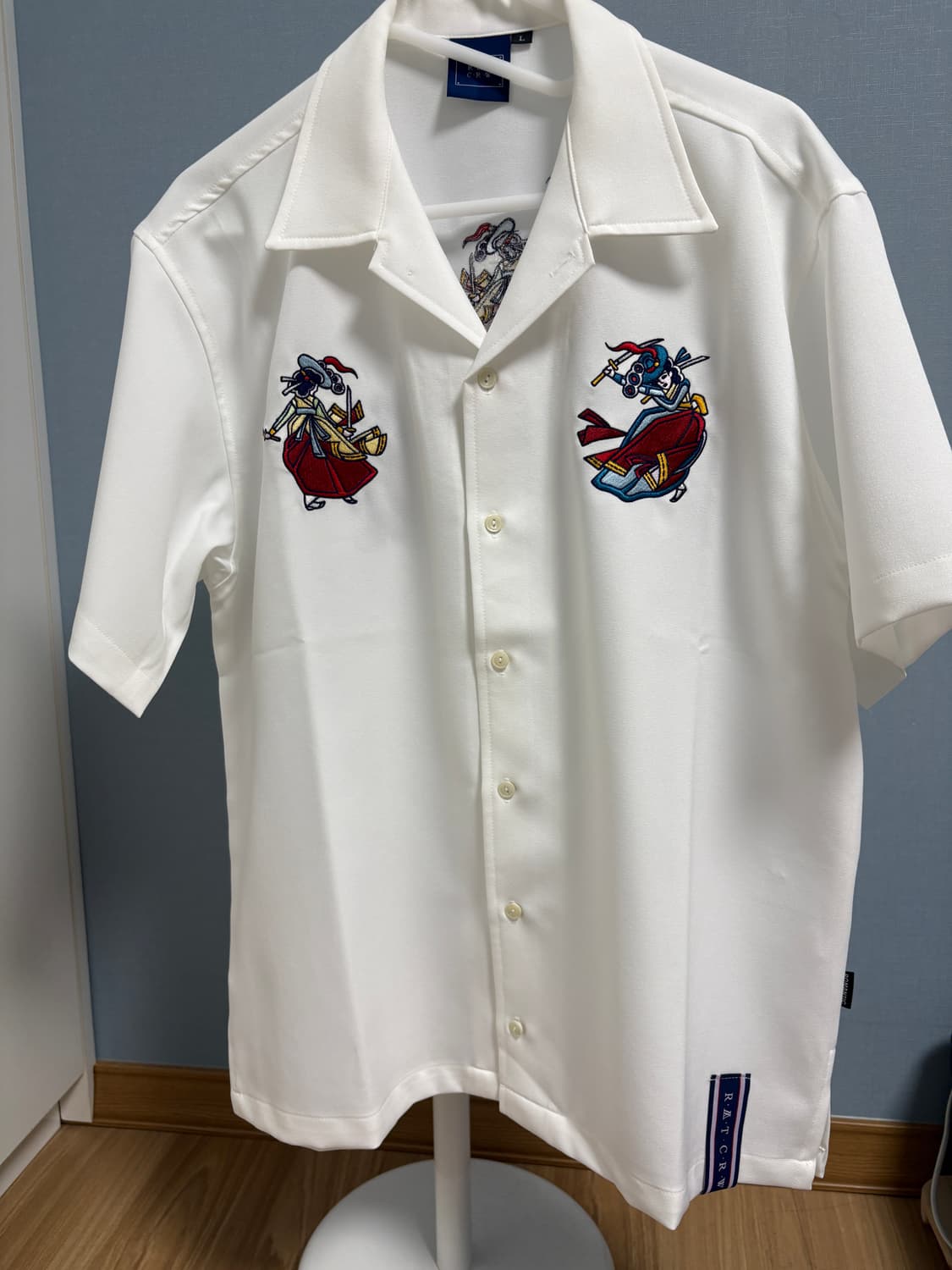 로맨틱크라운 쌍검대무 스베니어 셔츠 상품이미지2