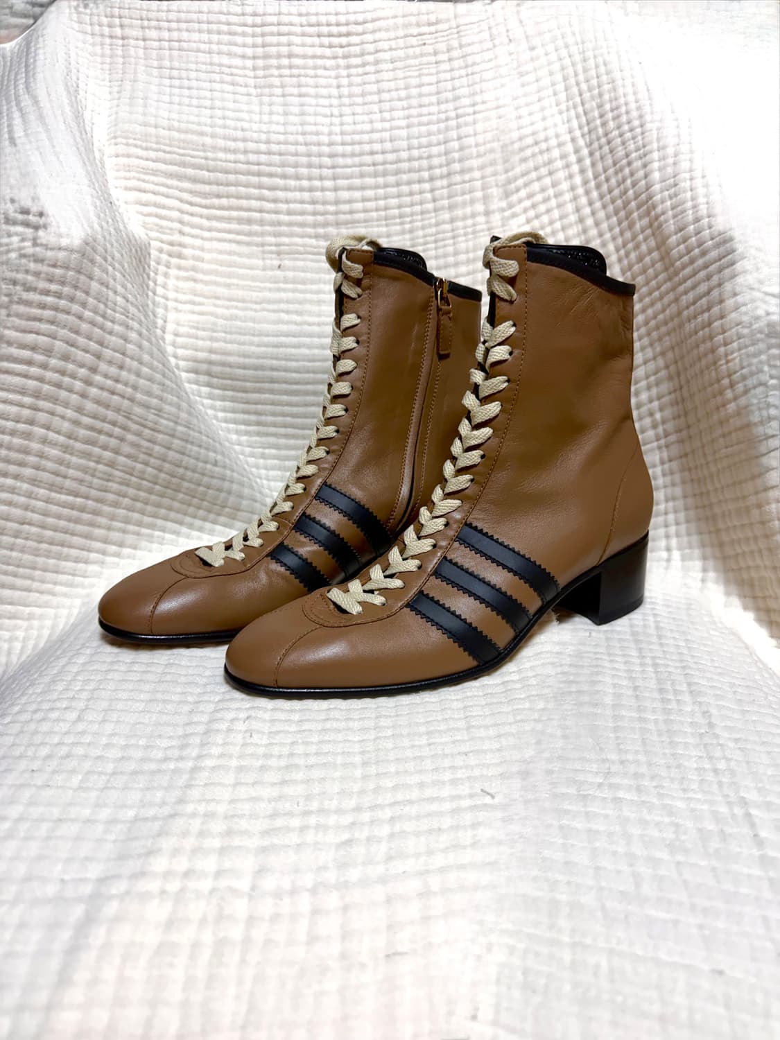 구찌 아디다스 오리지널 슬라이드 브라운 상품이미지3