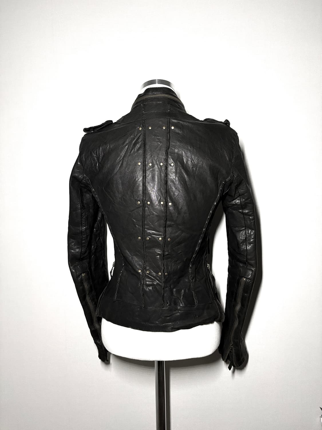 AW2008 올세인츠 스터드 레더자켓 상품이미지4