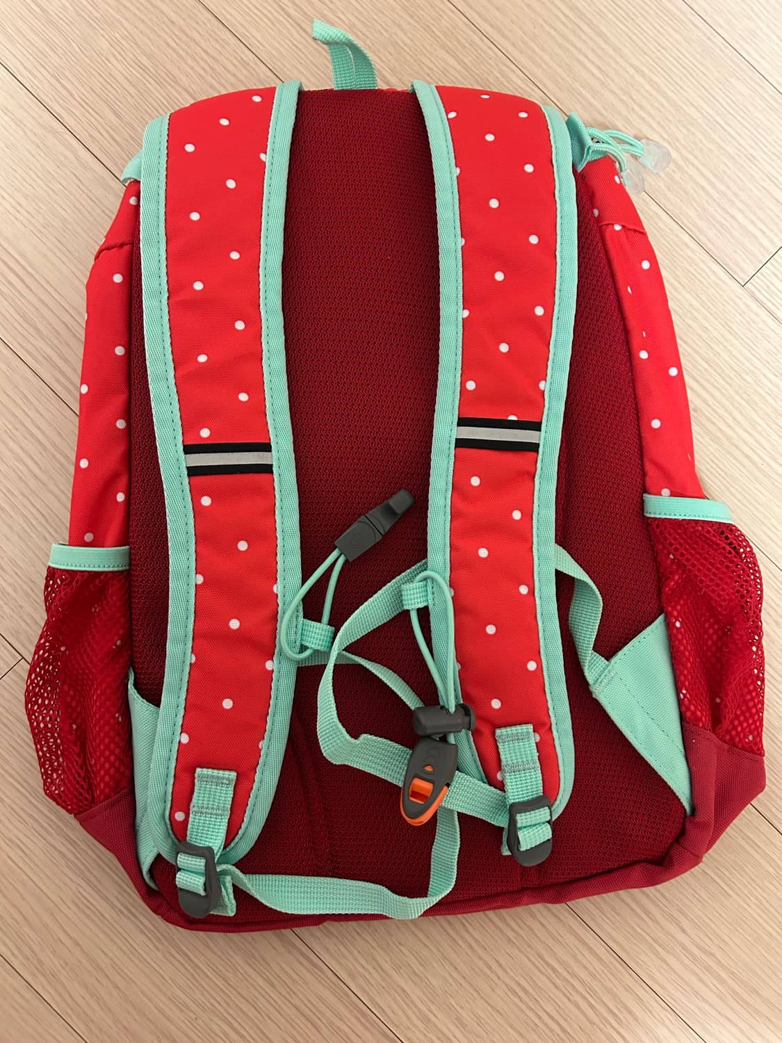 콜맨 도트 백팩 상품이미지2