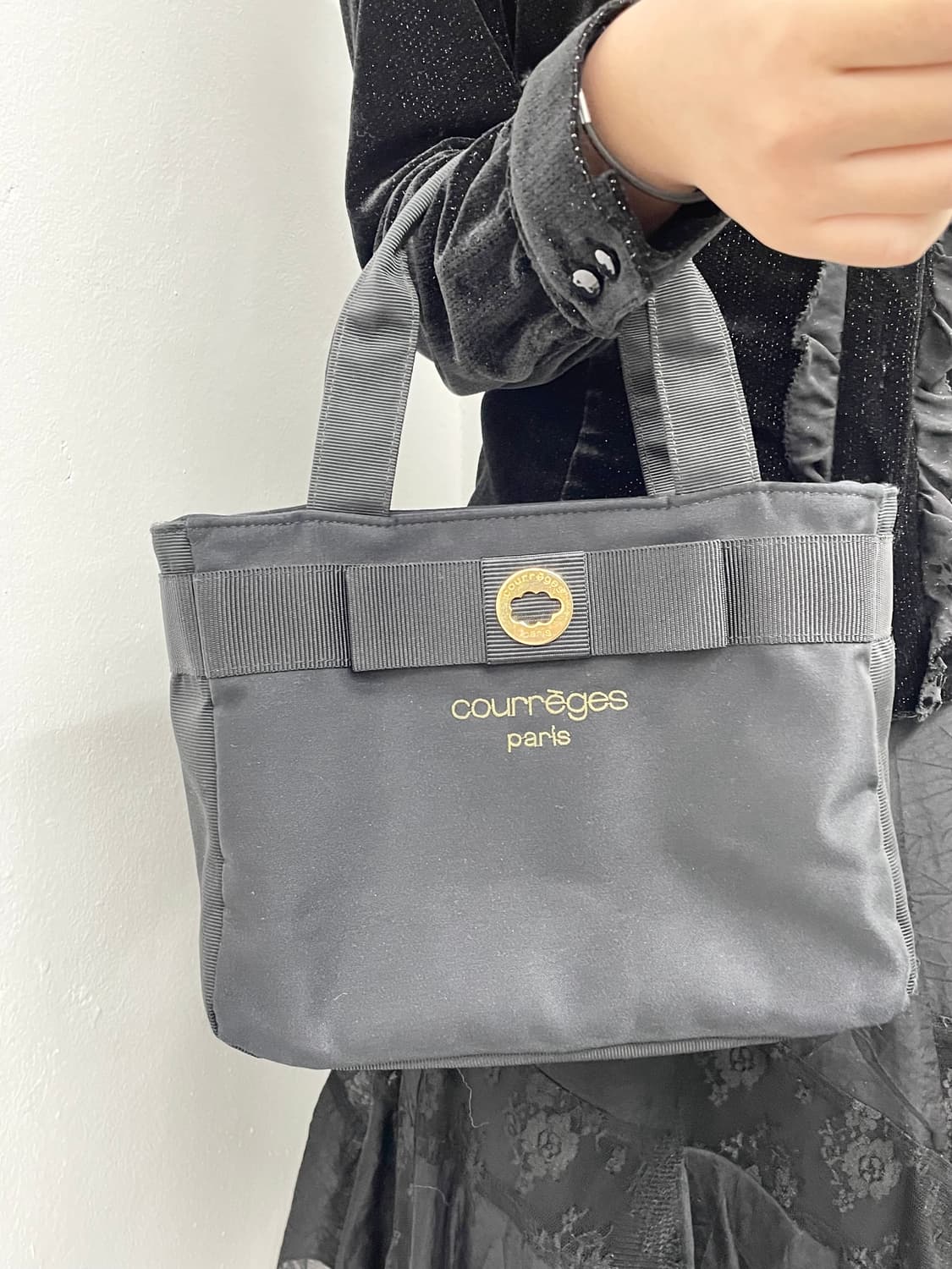 90‘s 꾸레쥬 로고 리본 토트백 상품이미지4