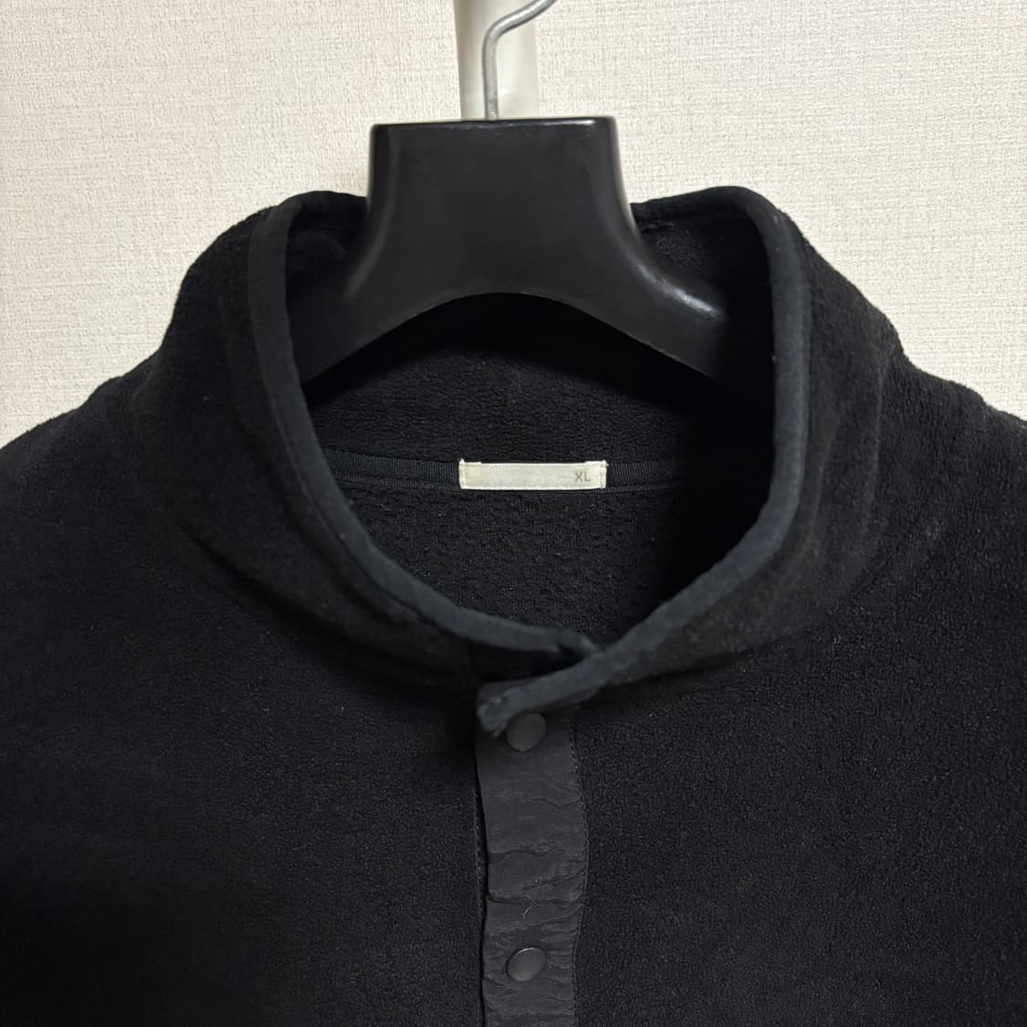 지유 반오픈 스냅 풀오버 플리스 / 블랙, XL 상품이미지4