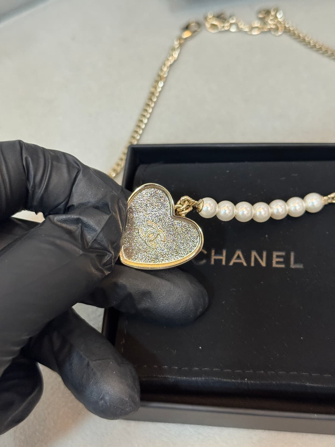 새상품급 샤넬 하트 진주 목걸이 상품이미지3