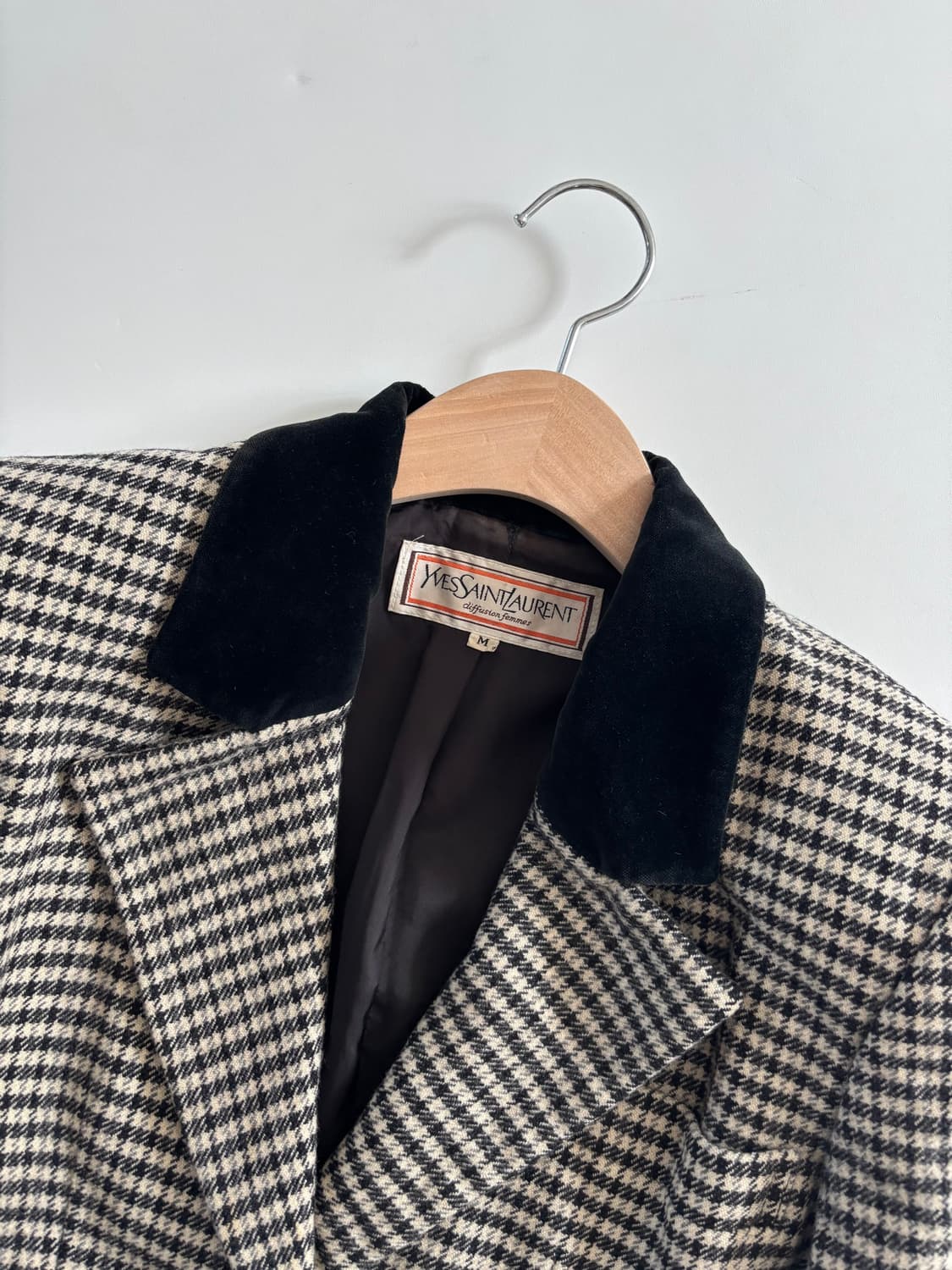 Yves Saint Lauren 입생로랑 블랙 앤 화이트 체크 벨벳 블레 상품이미지8