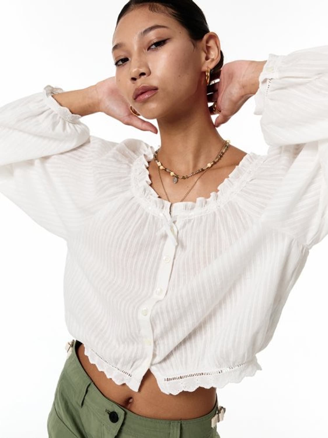 에즈이프캘리 블라우스 신예은착용 상품이미지1