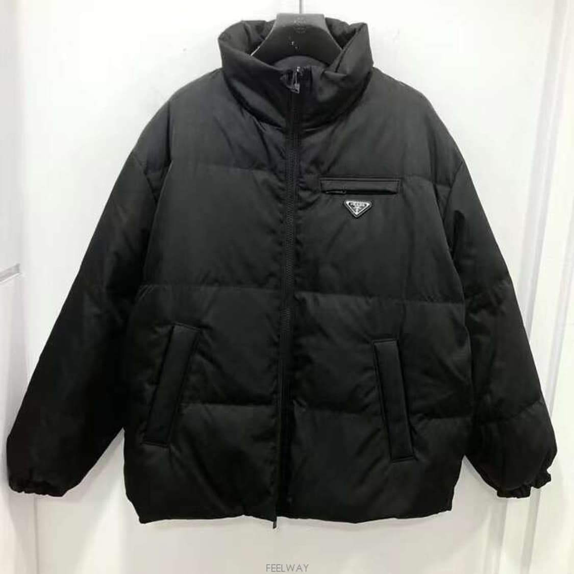 프라다 23FW 리버서블 패딩 다운 자켓 상품이미지2