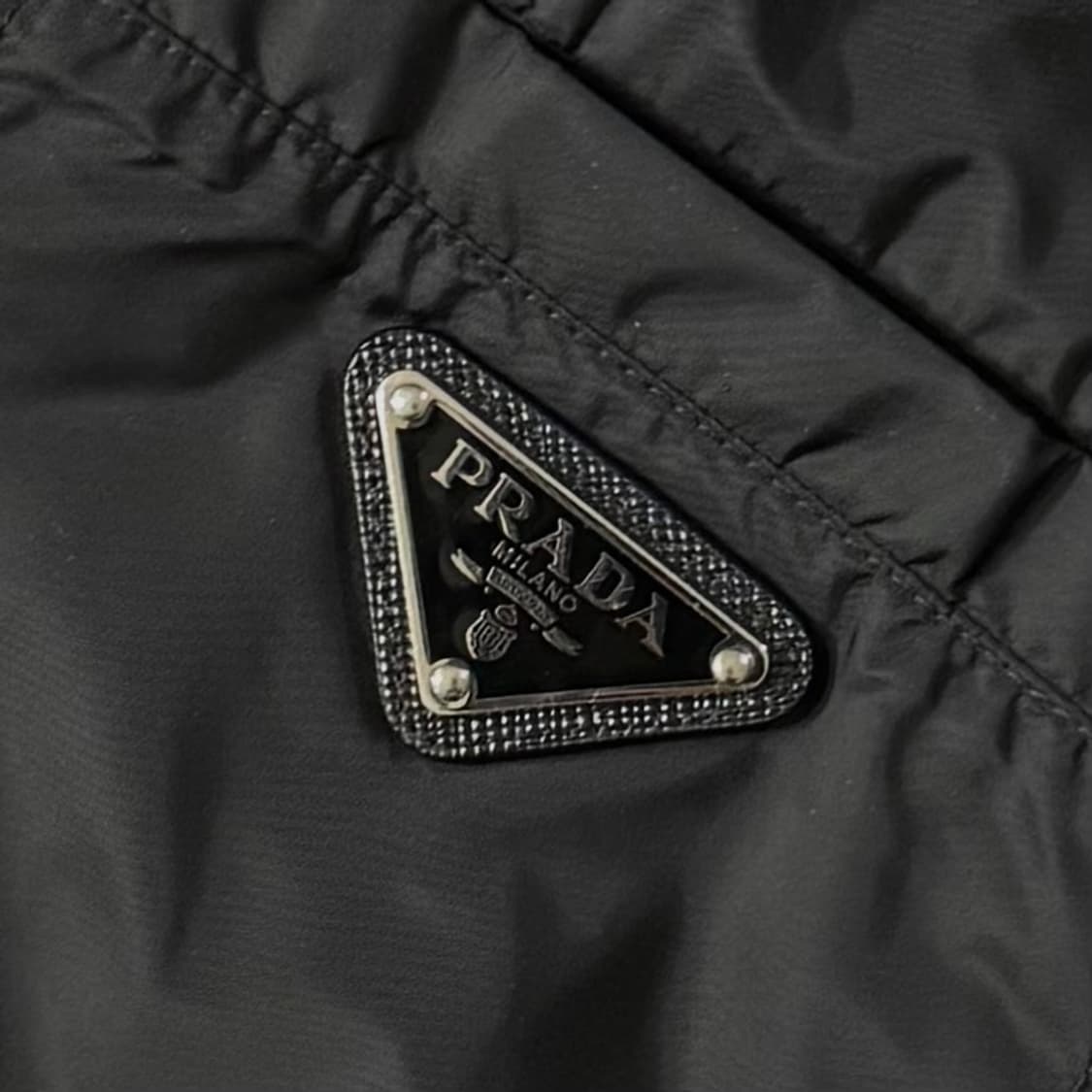 [52/당일출고]프라다 삼각로고 나일론 바람막이 상품이미지9