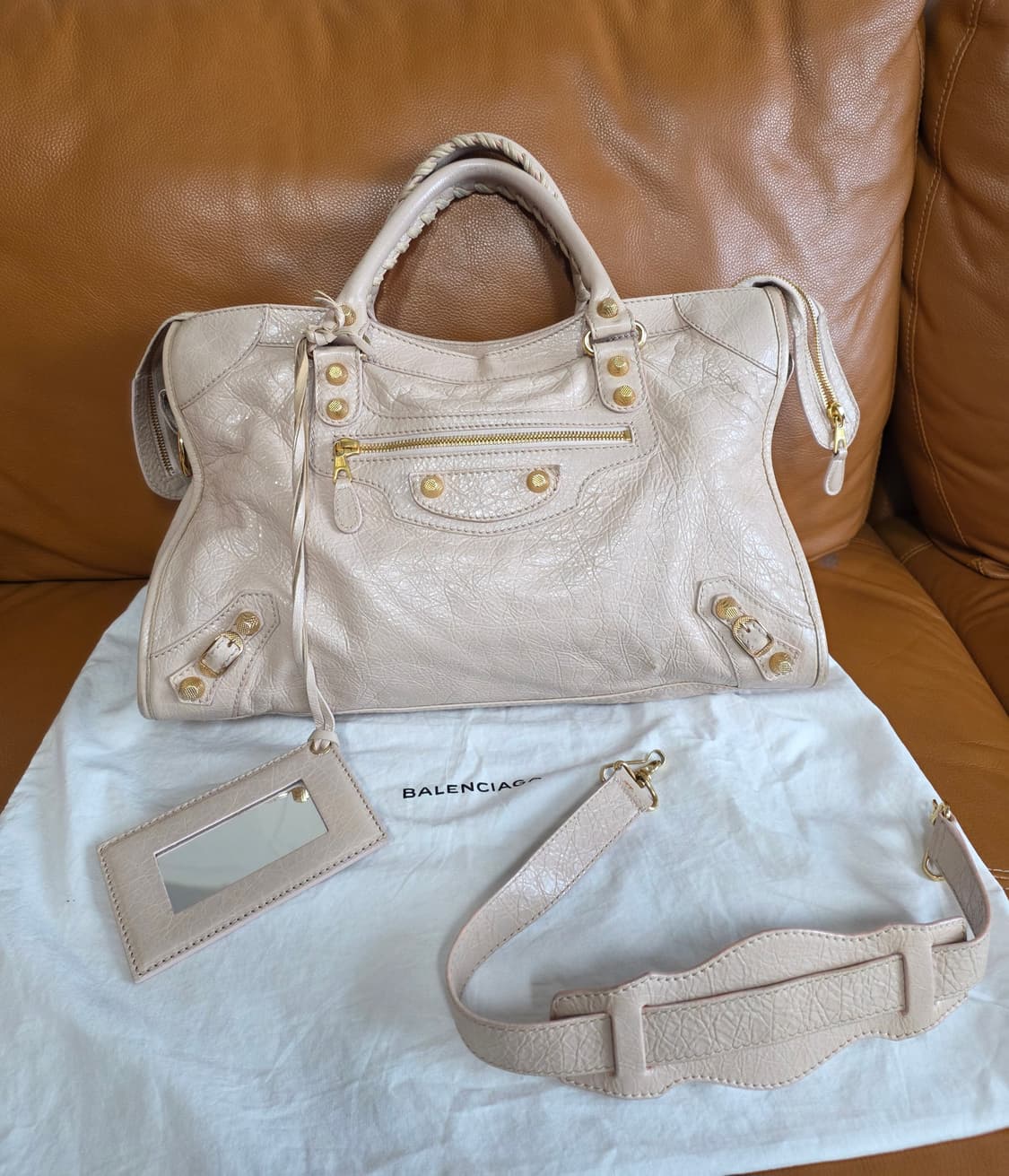 정품 발렌시아가 모터백 르시티 시티백 미듐 상품이미지2