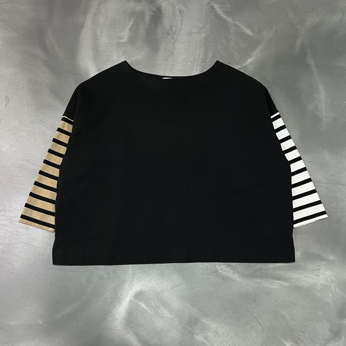  프릭스스토어 배색 스트라이프 롱슬리브 y15974 상품이미지1