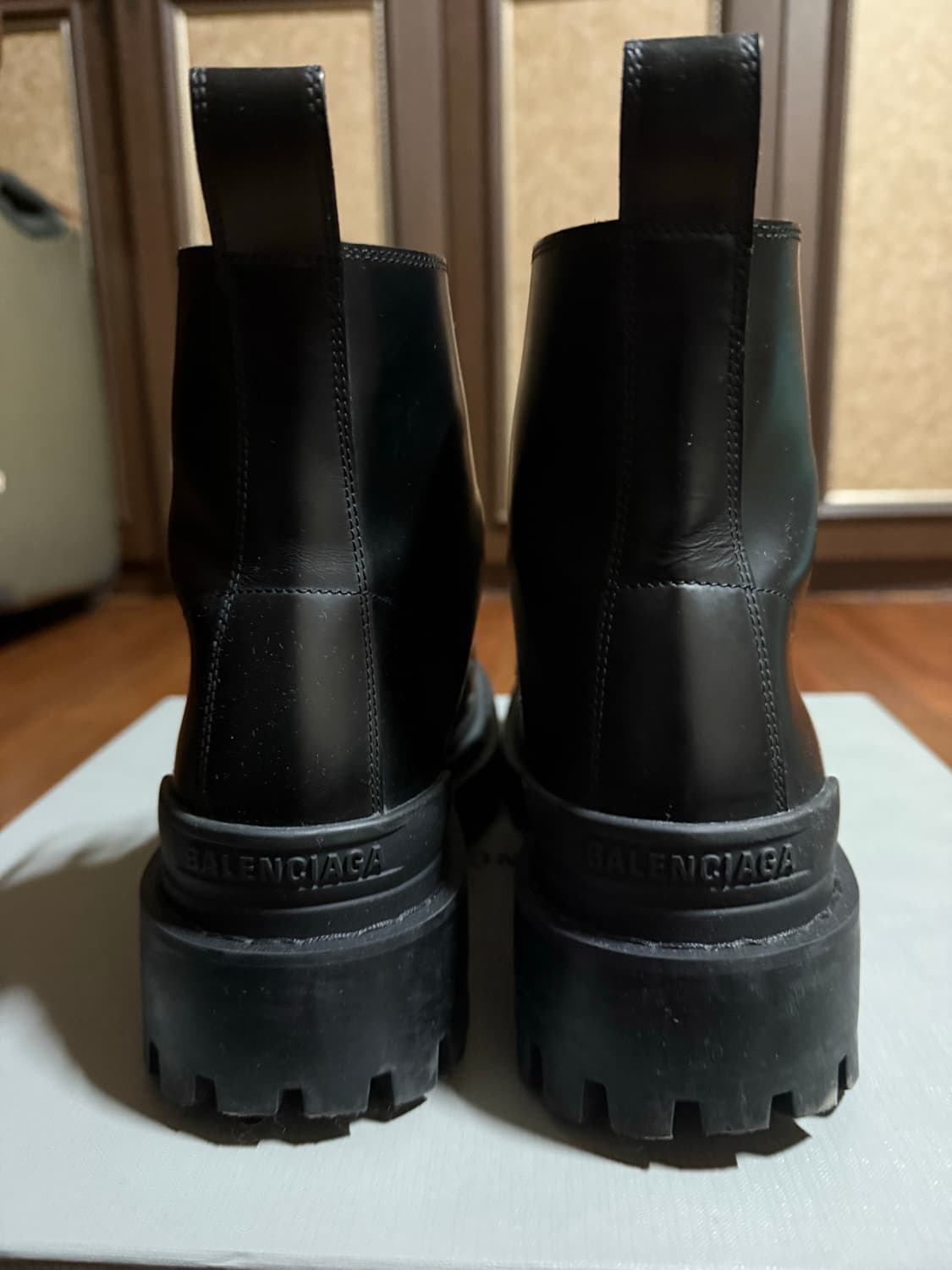 발렌시아가 스트라이크 부츠 상품이미지2