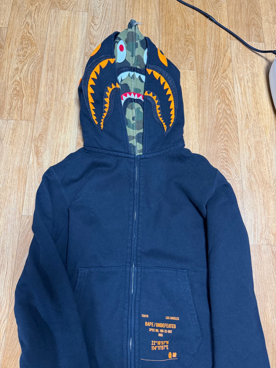 베이프 UNDEFEATED 콜라보 샤크후드 상품이미지1