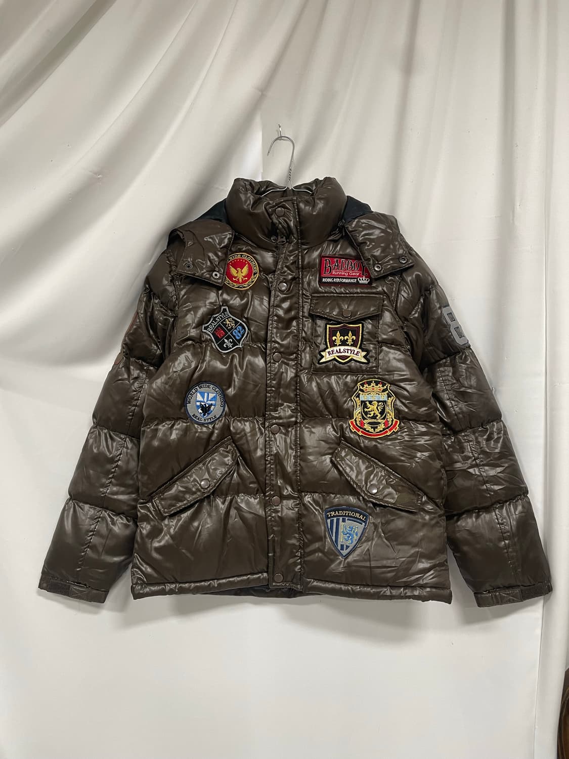 배드보이 초코브라운 힙패치 후드패딩 상품이미지9