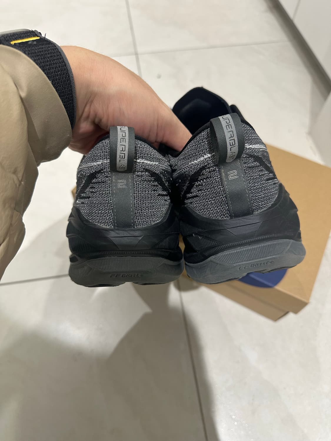 아식스 슈퍼블라스트2 280판매 상품이미지3