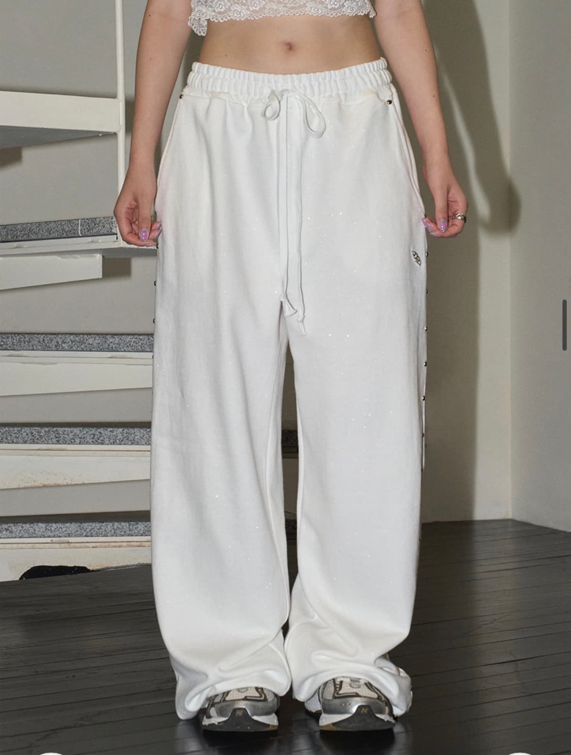 체리퀴리 stud twinkle jogger pt - white 상품이미지2