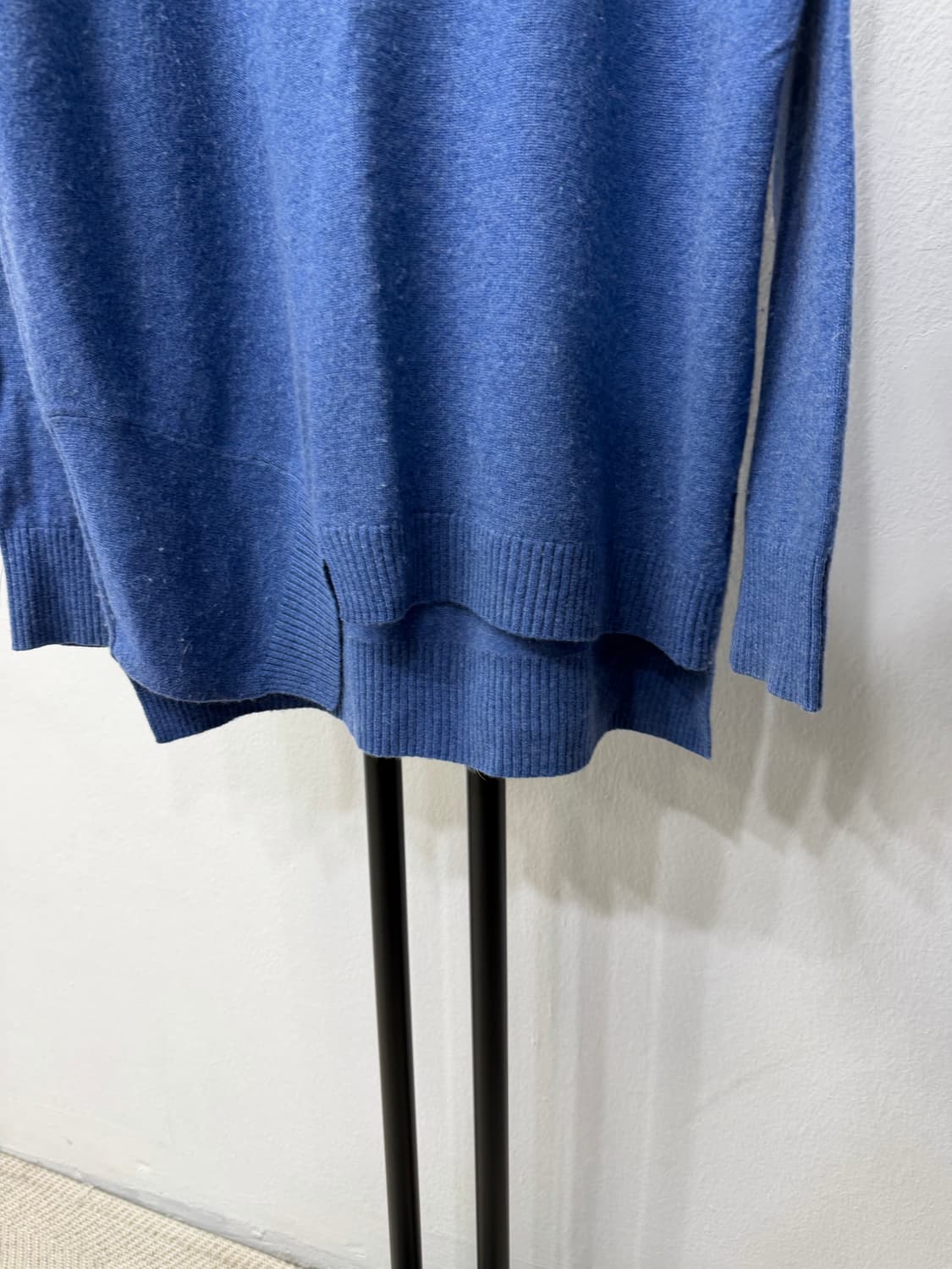 정품) 라운드넥 블루 캐시미어100 니트 스웨터 77~ 상품이미지3