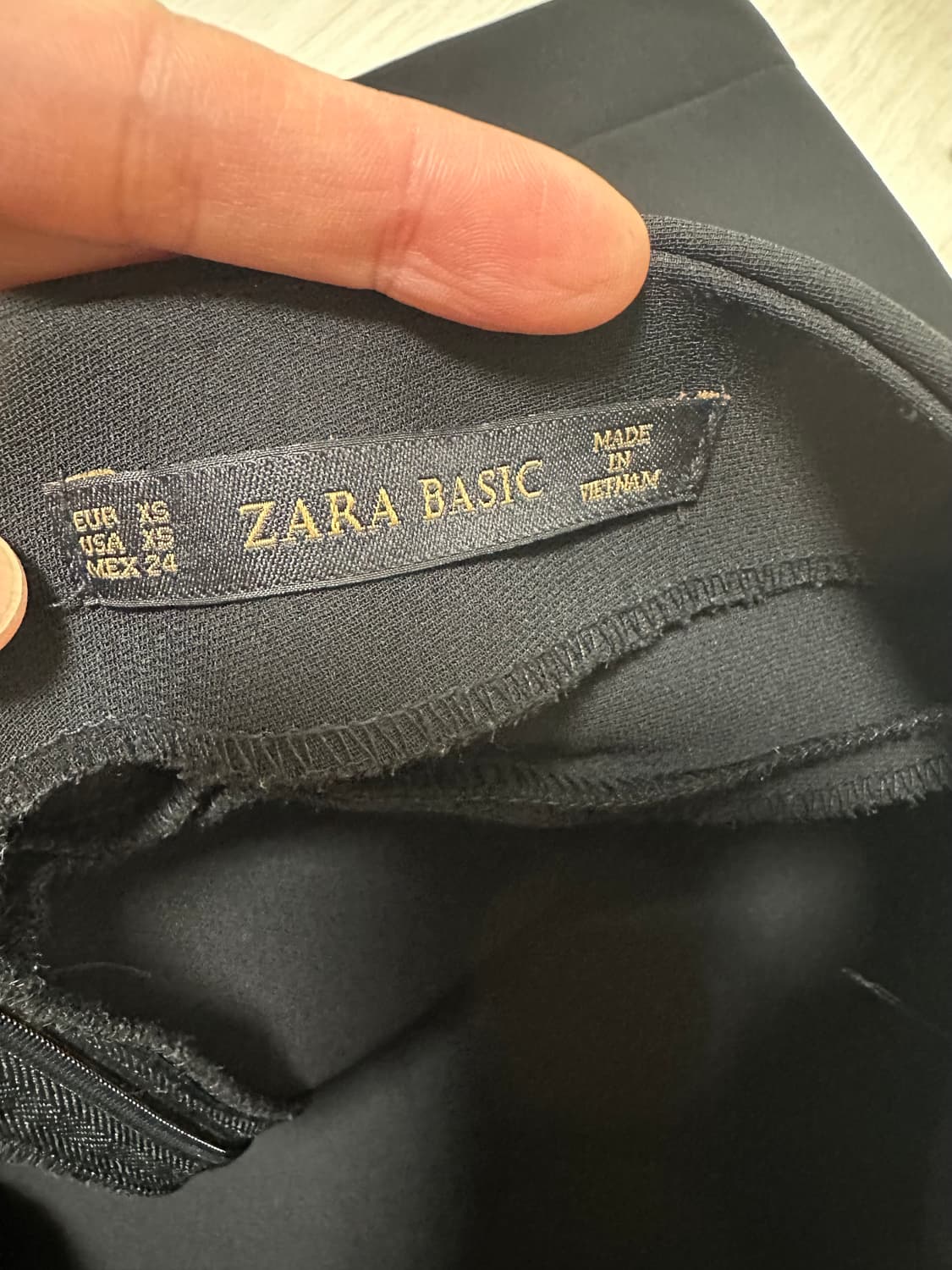 자라 BASIC 검정 플리츠 스커트 상품이미지4