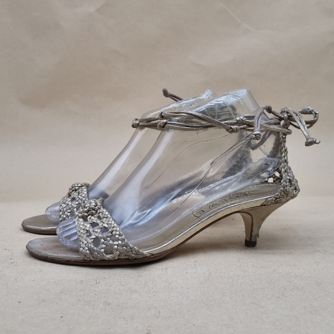 로에베 골드레이서245 굽6.5 상품이미지1