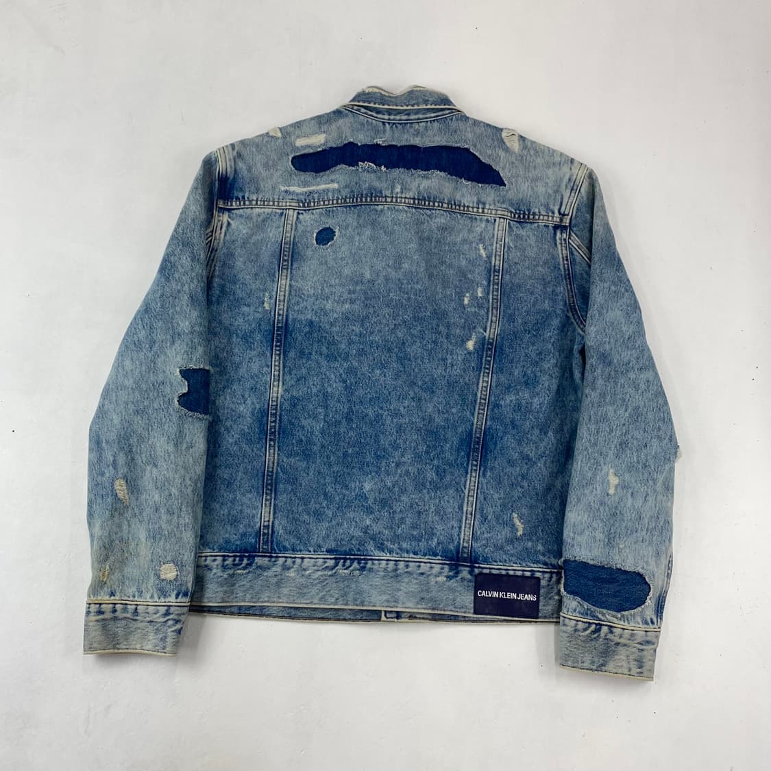 C.K 켈빈클라인 패치워크 디스트로이드 데님 트러커 자켓 (105) 상품이미지2