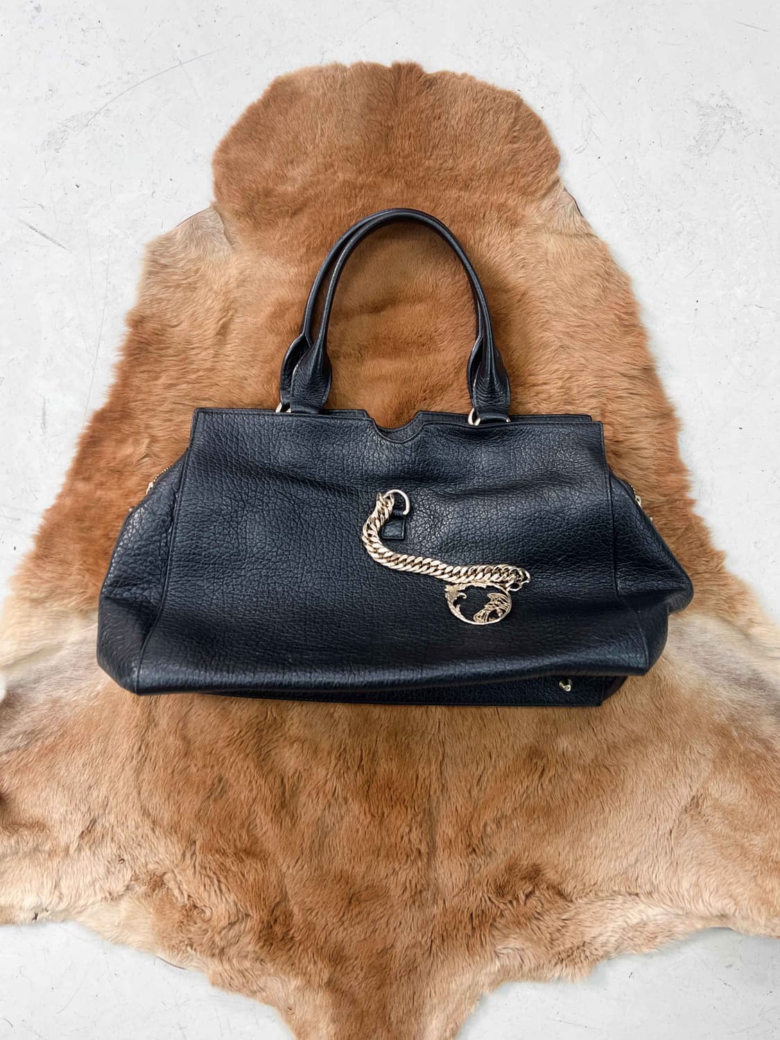 베르사체 레더 백 상품이미지1