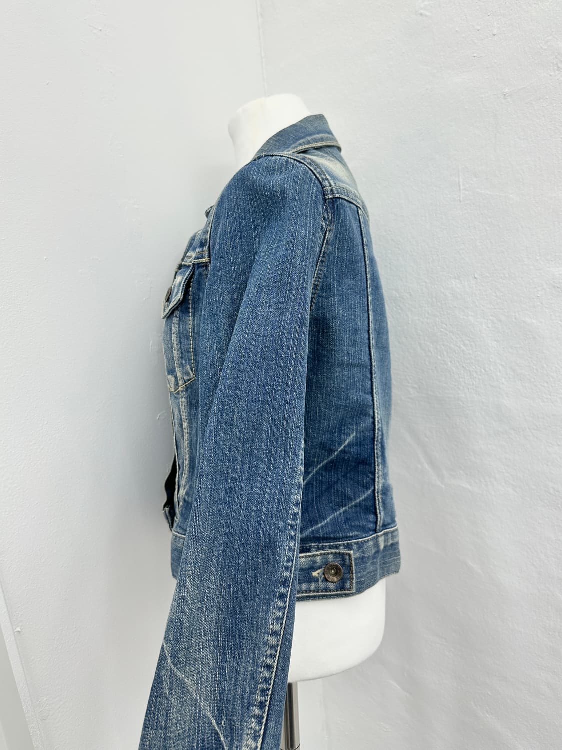 Vintage fade lines washing denim jacket 상품이미지4