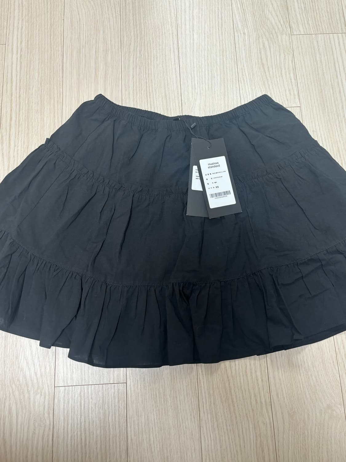 무신사스탠다드우먼 우먼즈 코튼 티어드 미니 스커트 [블랙] xs 상품이미지3