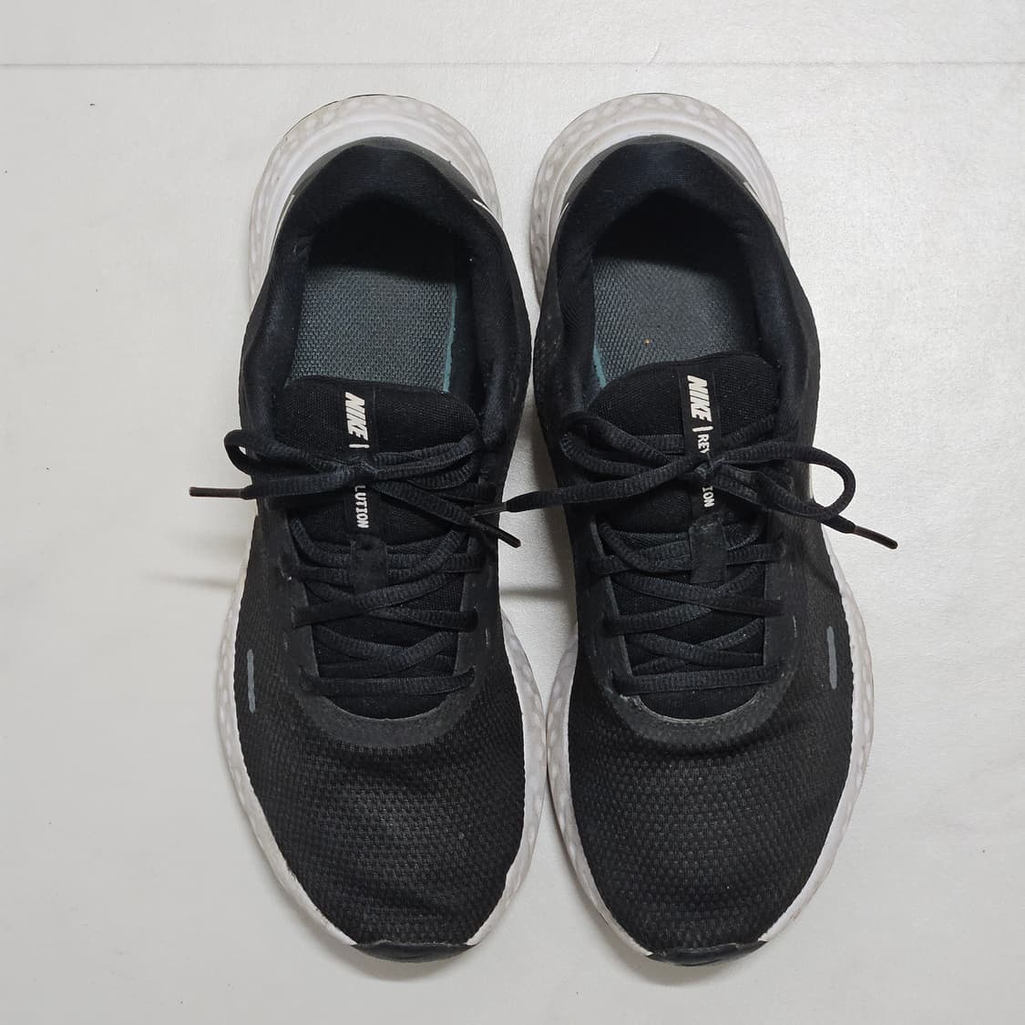 나이키 레볼루션 5 검흰 운동화 280 상품이미지2