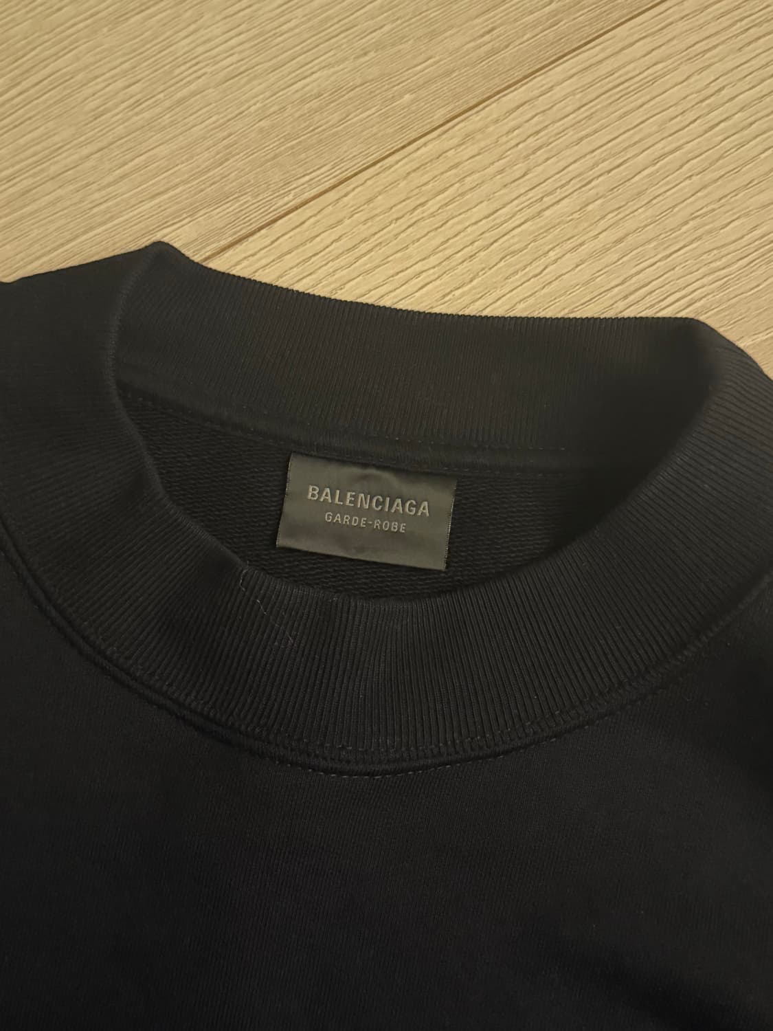 발렌시아가 케어라벨 맨투맨 m사이즈 상품이미지4