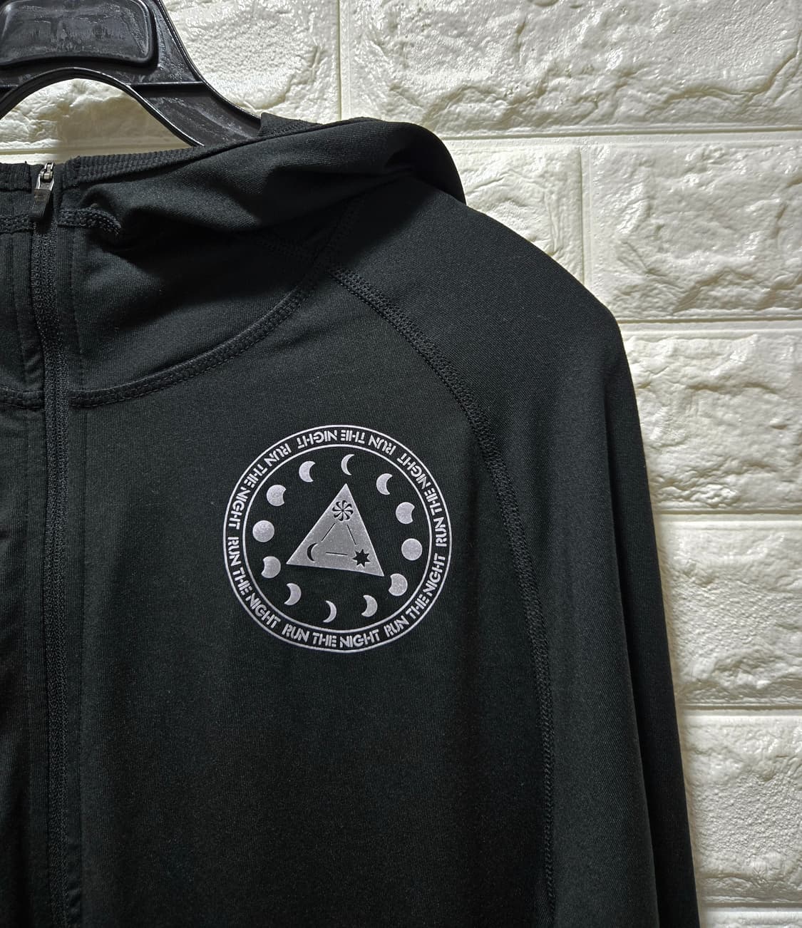 거의새것/ 나이키 엘레멘트 솔스티스 런 더 나잇 러닝 후디 M 상품이미지5