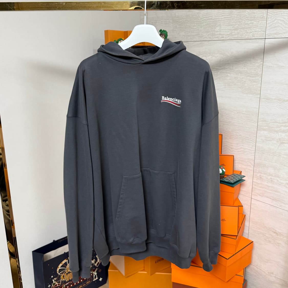 [S사이즈]발렌시아가 폴리티컬 웨이브로고 자수 후드티 상품이미지1