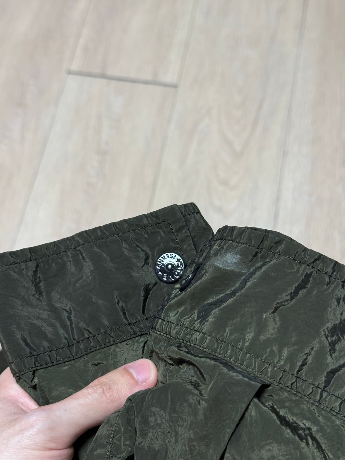 18ss 스톤아일랜드 나일론 메탈 오버셔츠 카키 L사이즈 상품이미지5
