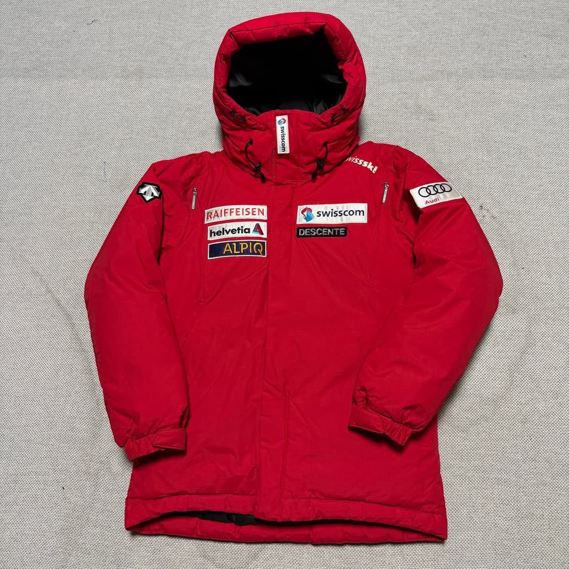 데상트 아우디 스키 팀 패딩 자켓 상품이미지1