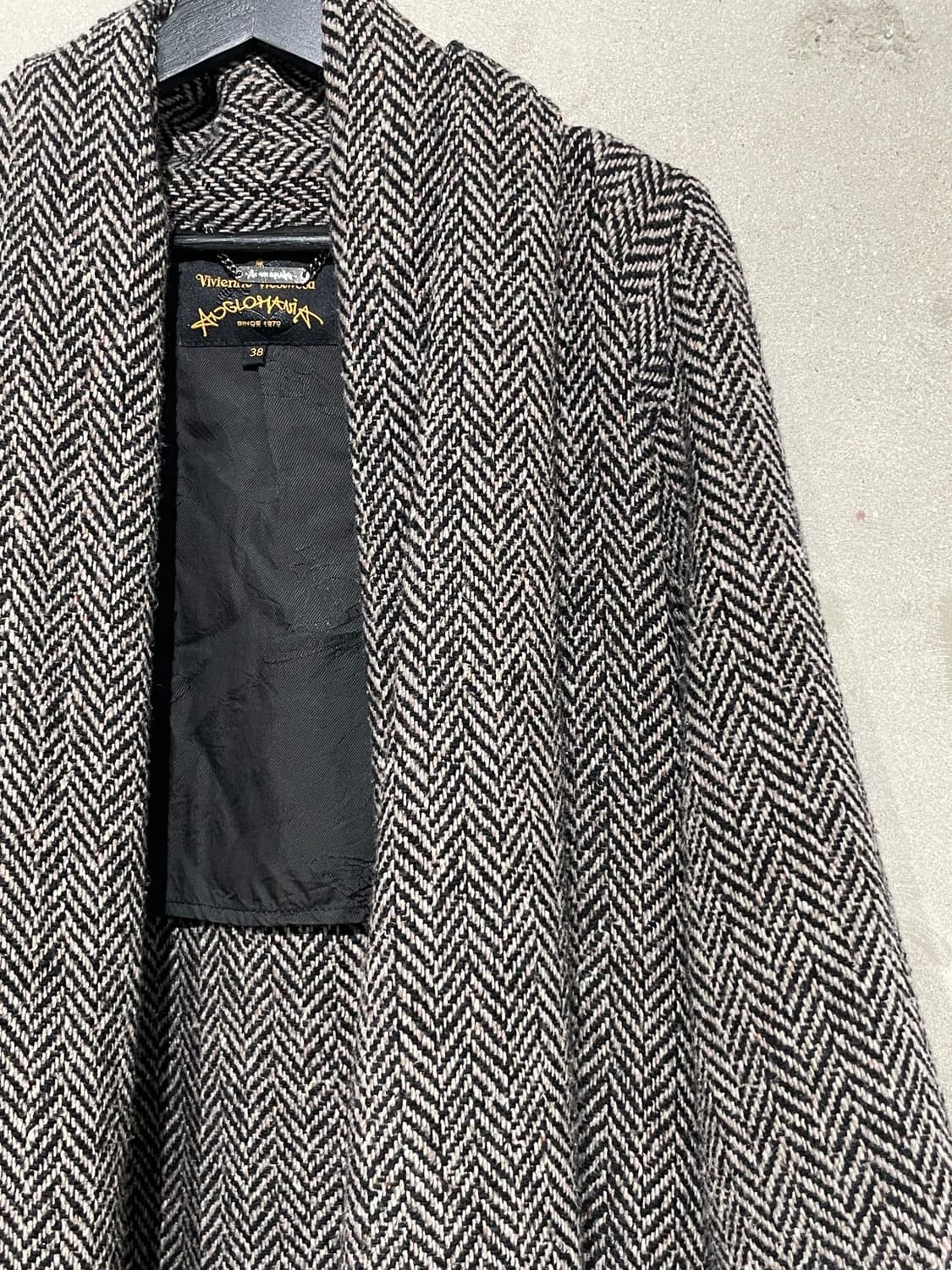 비비안 웨스트우드 앵글로마니아 헤링본 논 버튼 울 코트 상품이미지3