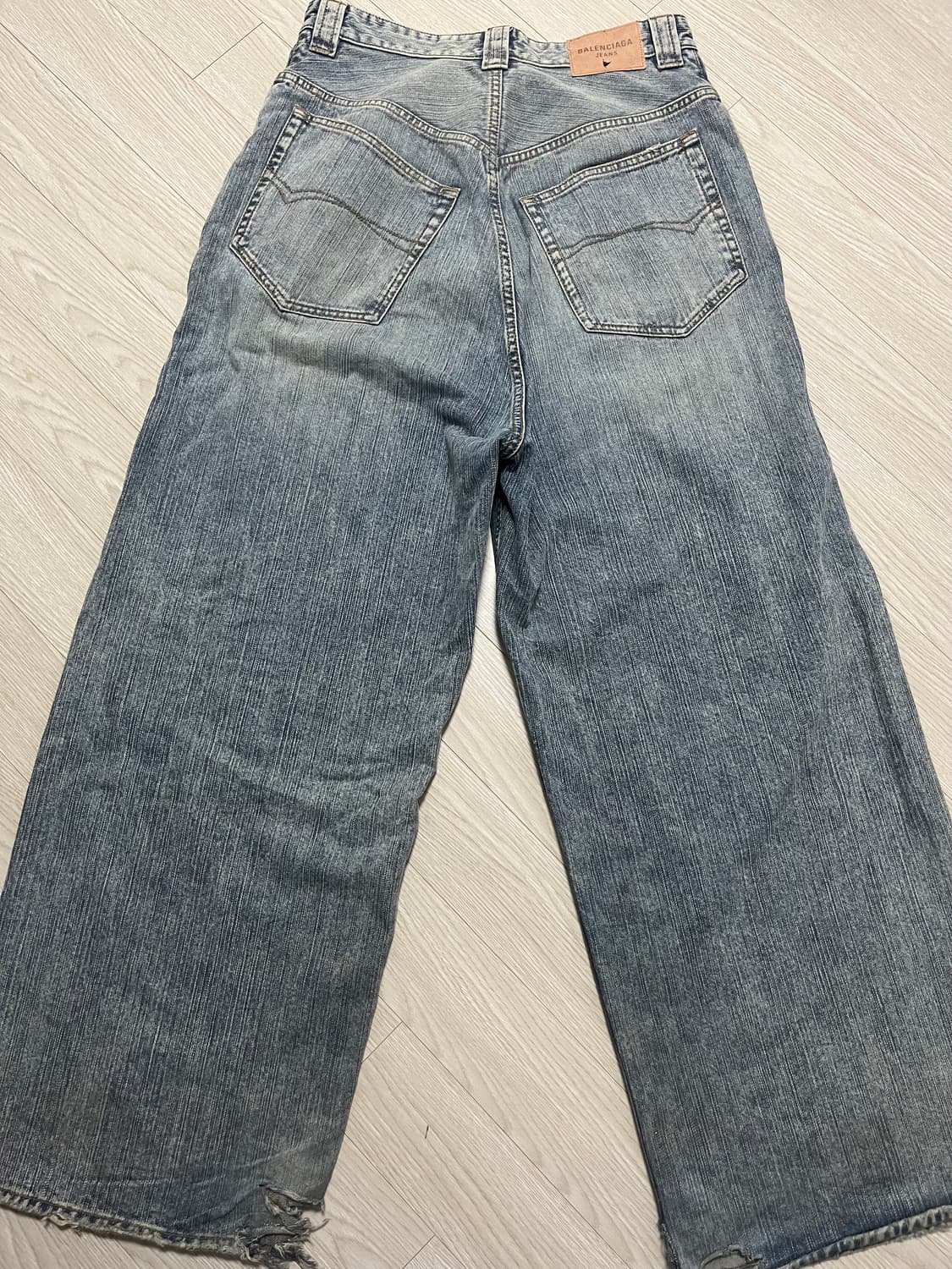 발렌시아가 배기 팬츠 스테인드 상품이미지2