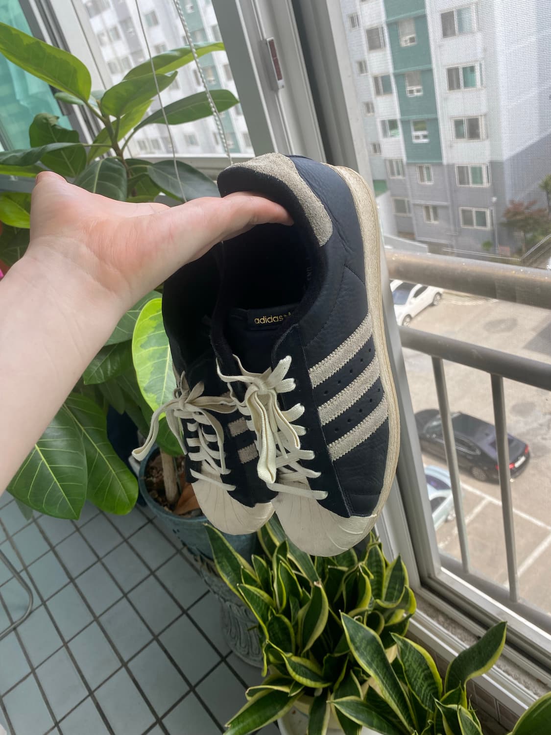 아디다스 슈퍼스타 82 검흰 상품이미지1