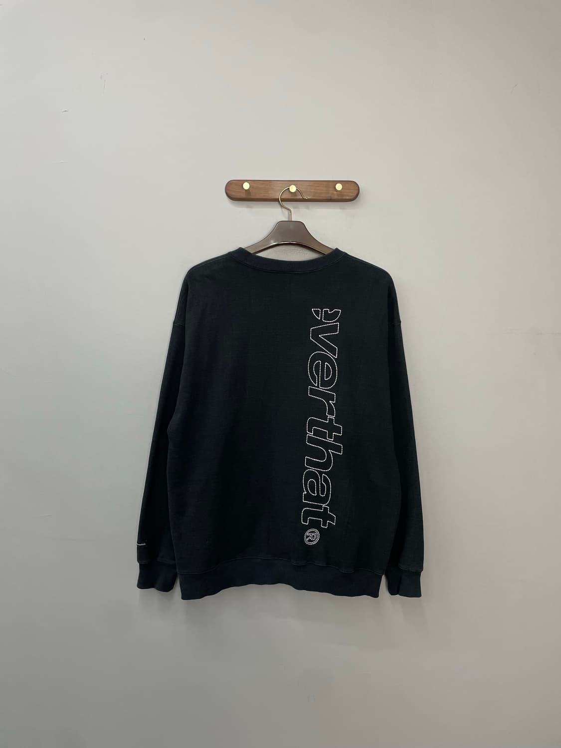 디스이즈네버댓 스펠 로고 블랙 맨투맨 H1811 상품이미지5