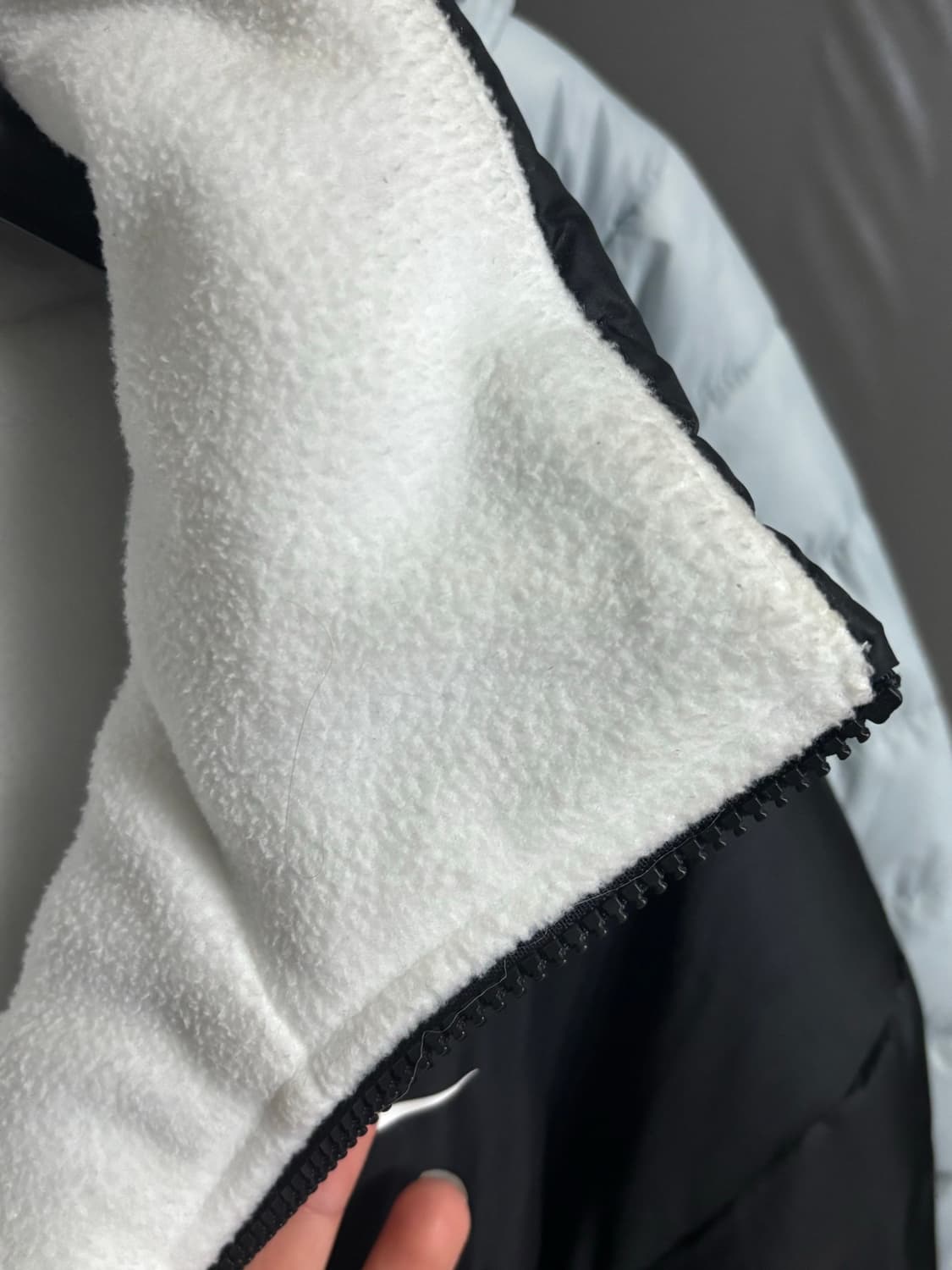 나이키 써마 핏 리버시블 여성 패딩 자켓 L(90) 상품이미지4