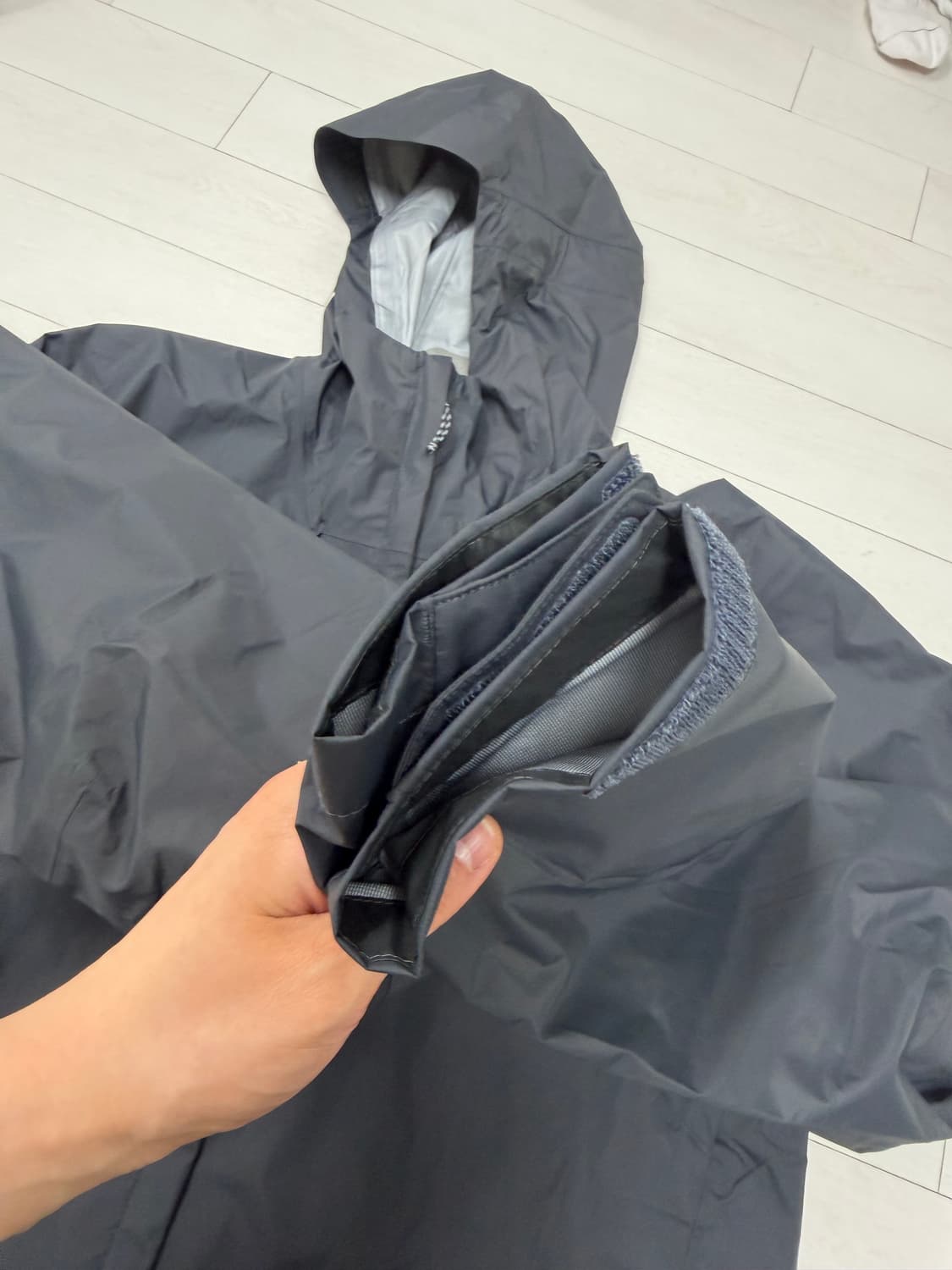 파타고니아 토렌쉘 L 사이즈  상태 9.8/10  최신 큐알 버전 사진찍 상품이미지2