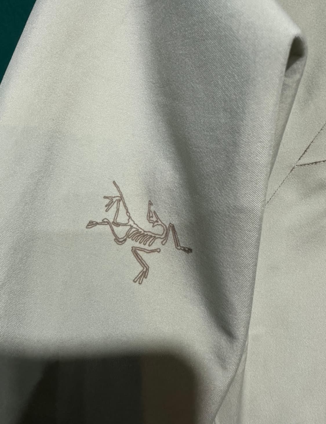 아크테릭스 고어택스 바람막이 아이보리 상품이미지4