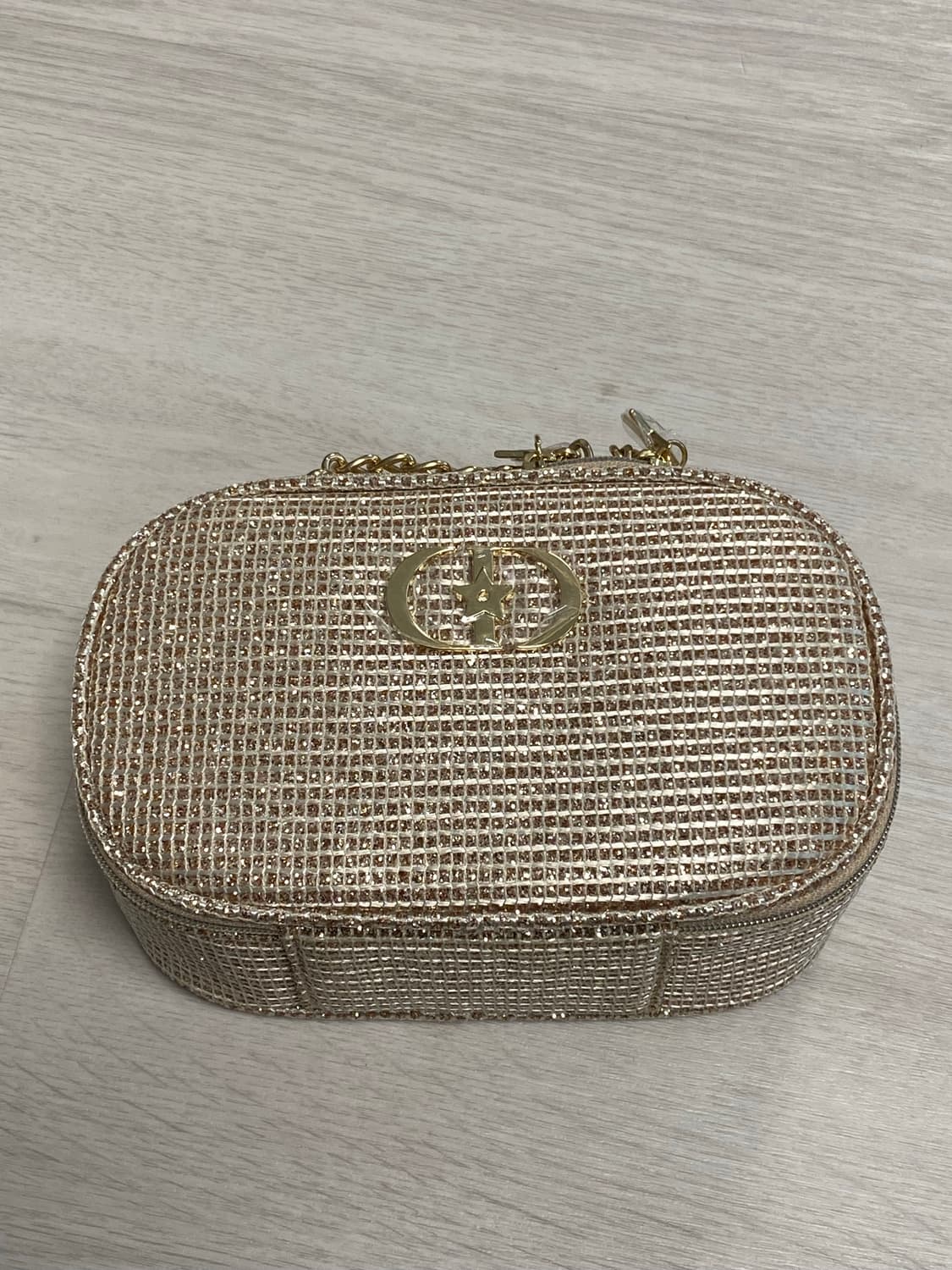 디올 홀리데이 파우치 골드 상품이미지1