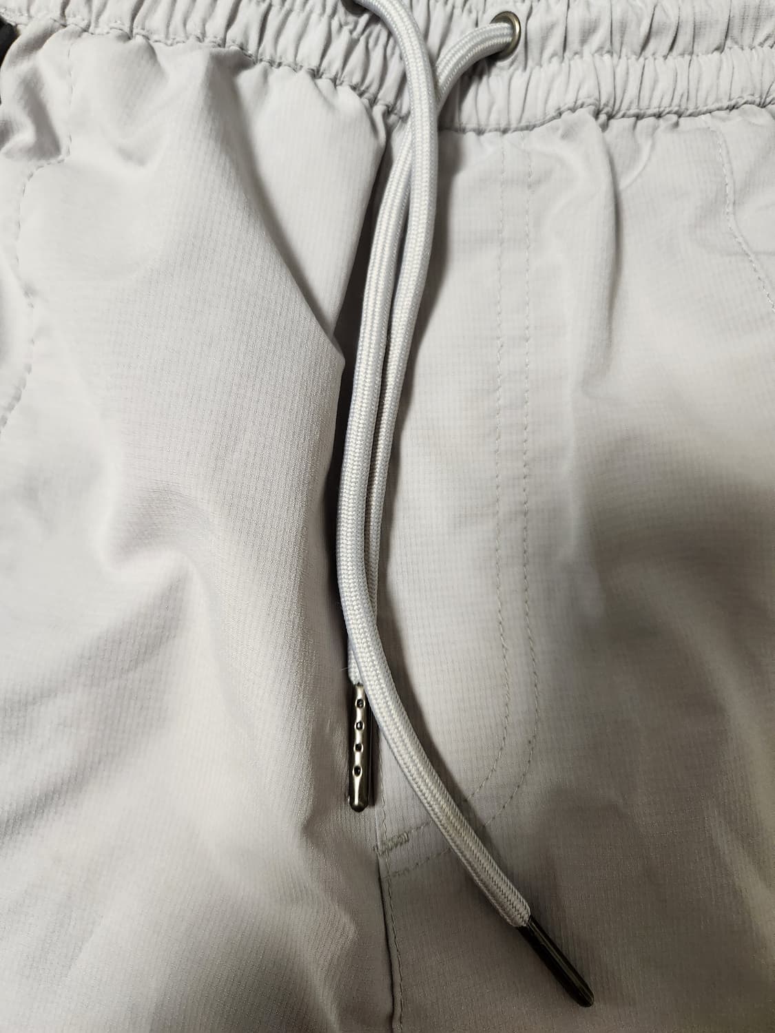 새상품급)코드그라피 반바지 크리스피 나일론 쇼츠 사이즈M

여러 중고사이 상품이미지8