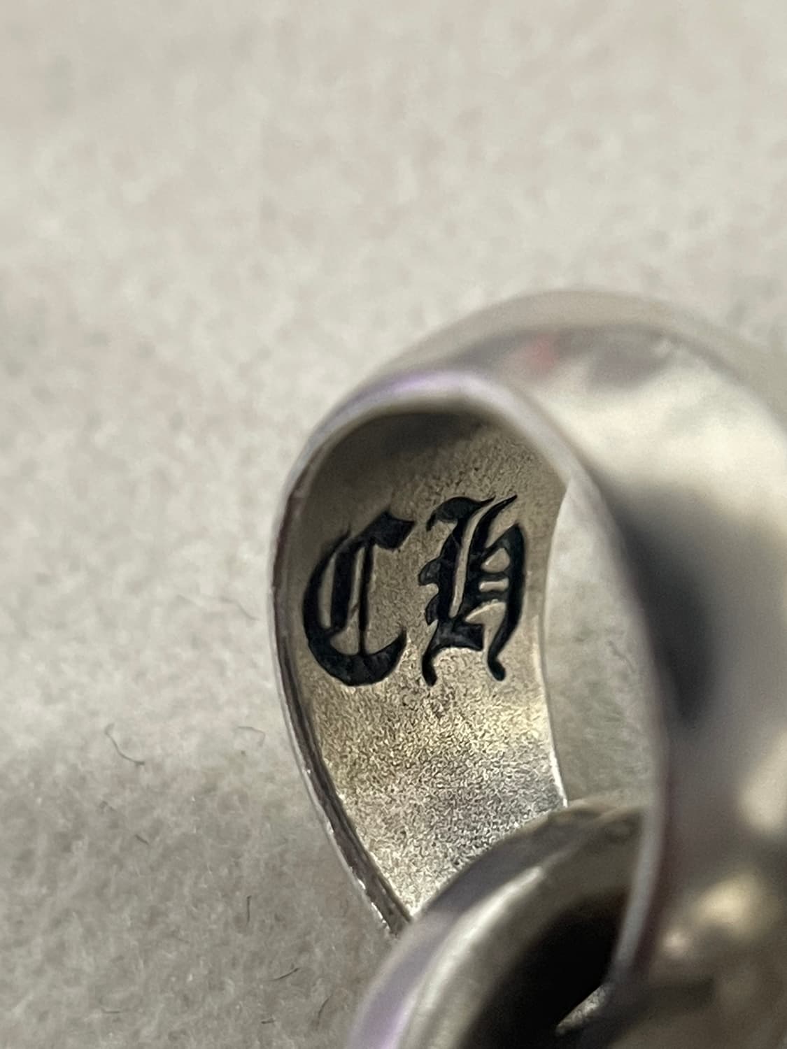 크롬하츠 라지 크로스 펜던트 위드 베일 상품이미지6