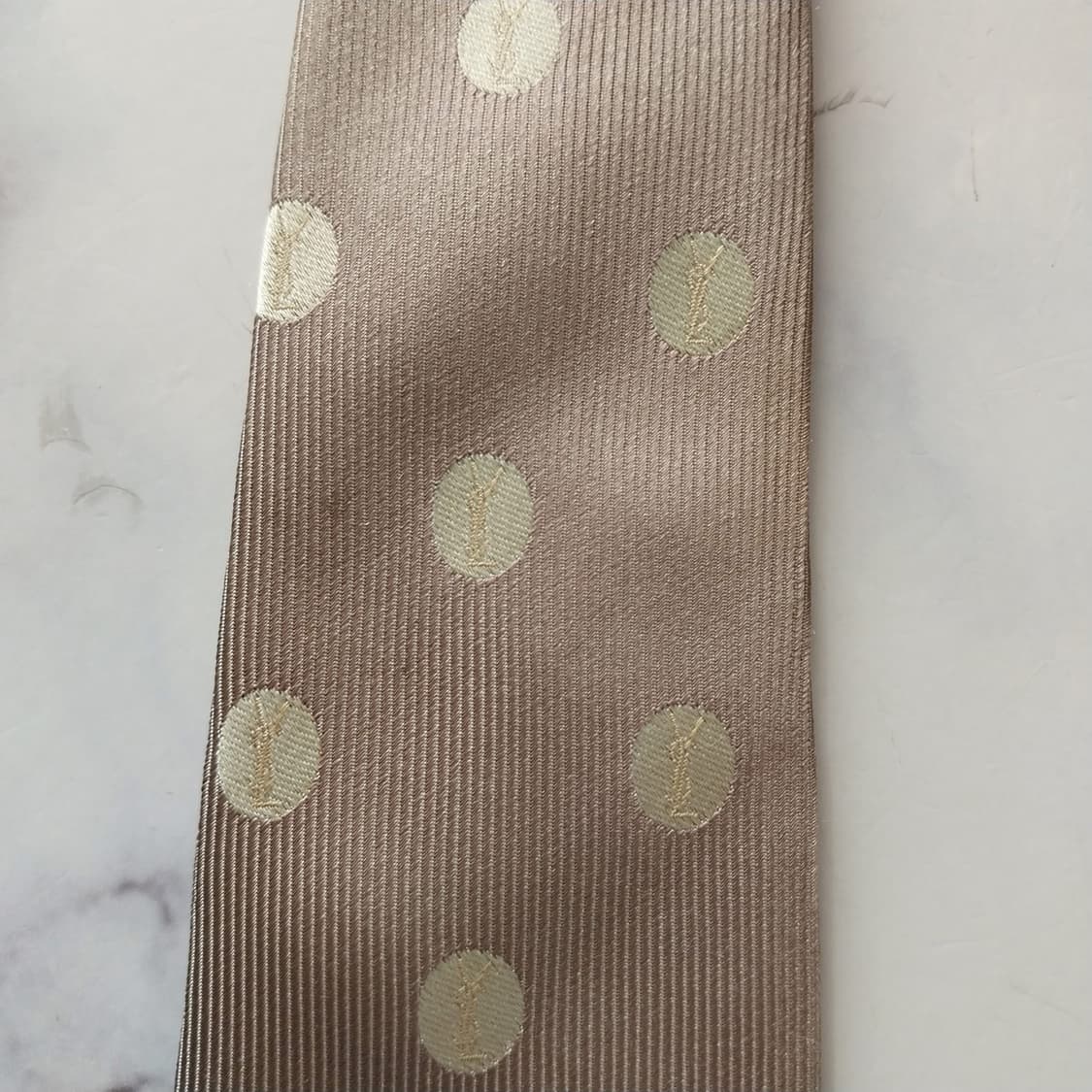 입생로랑 실크 베이지 로고 패턴 넥타이 8.5cm A+~A등급 K2012 상품이미지6