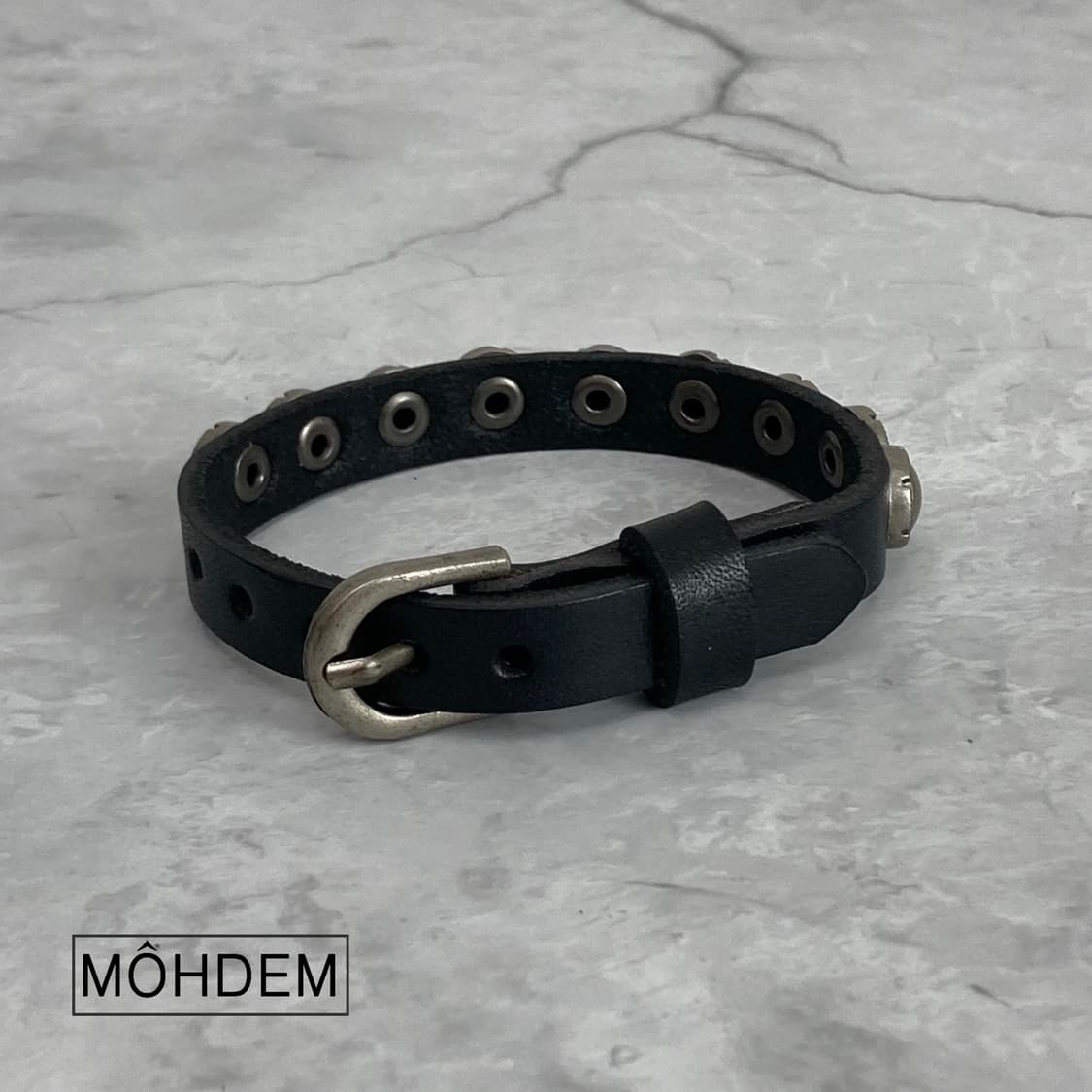 [Unisex] 스터드 빈티지 가죽팔찌 상품이미지3