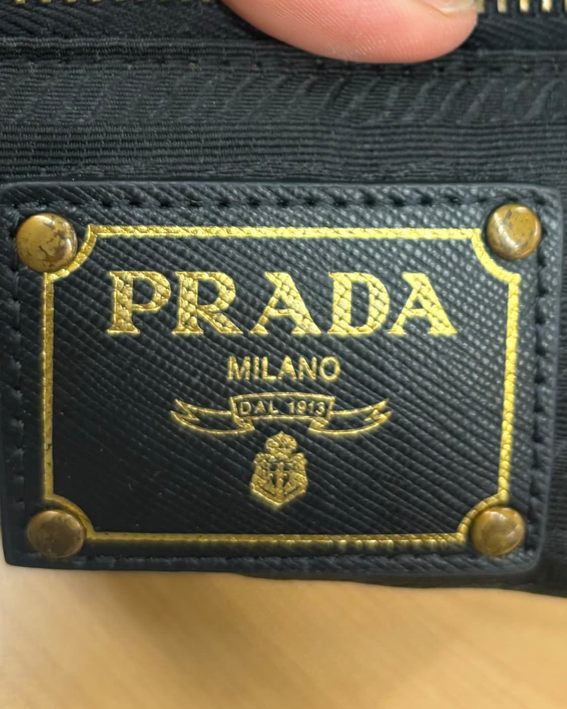 프라다 블랙 나일론 사피아노 가죽 크로스백 상품이미지7