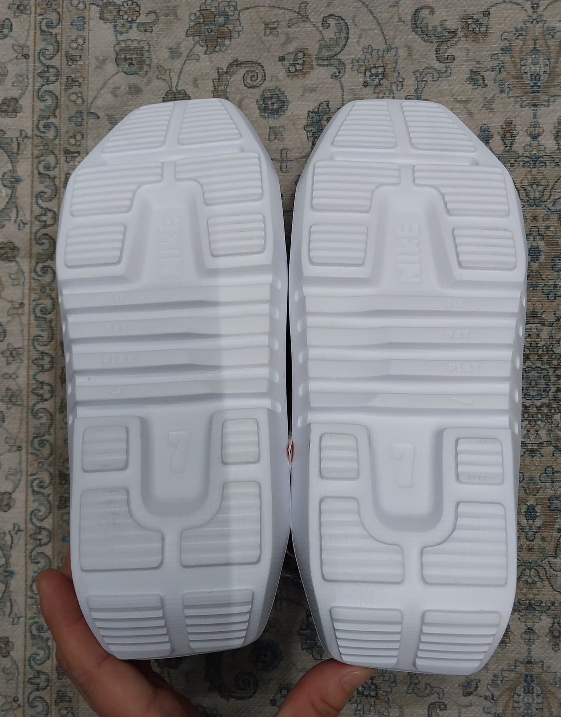 (새상품) 나이키 플레이스케이프 샌들 250mm 상품이미지5