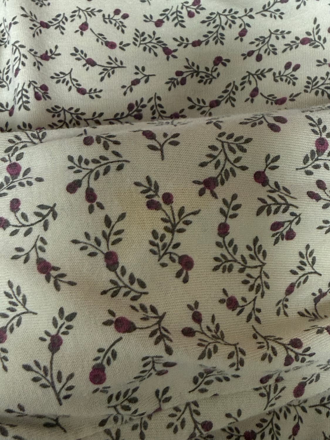 beige flower long sleeves 모리 베이지 잔꽃 롱슬리브 상품이미지3
