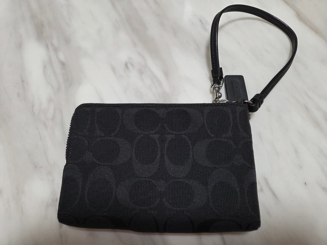 코치 시그니쳐 코너지퍼 리스트릿 상품이미지4