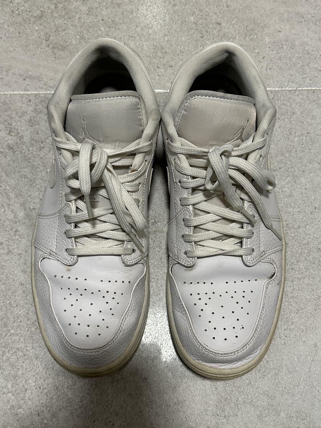 나이키 에어 조던1 로우 트리플 화이트 상품이미지2