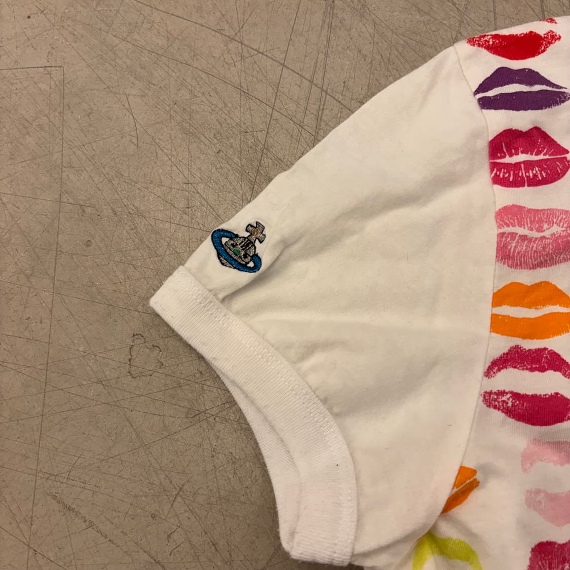 비비안웨스트우드 키스마크 반팔티 상품이미지2