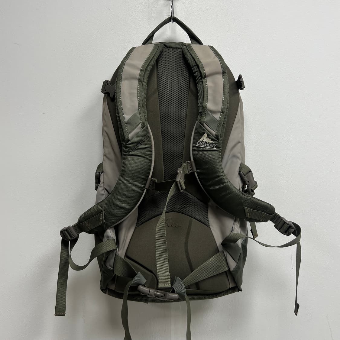 그레고리 구형 칼미아 28L 백팩 상품이미지4